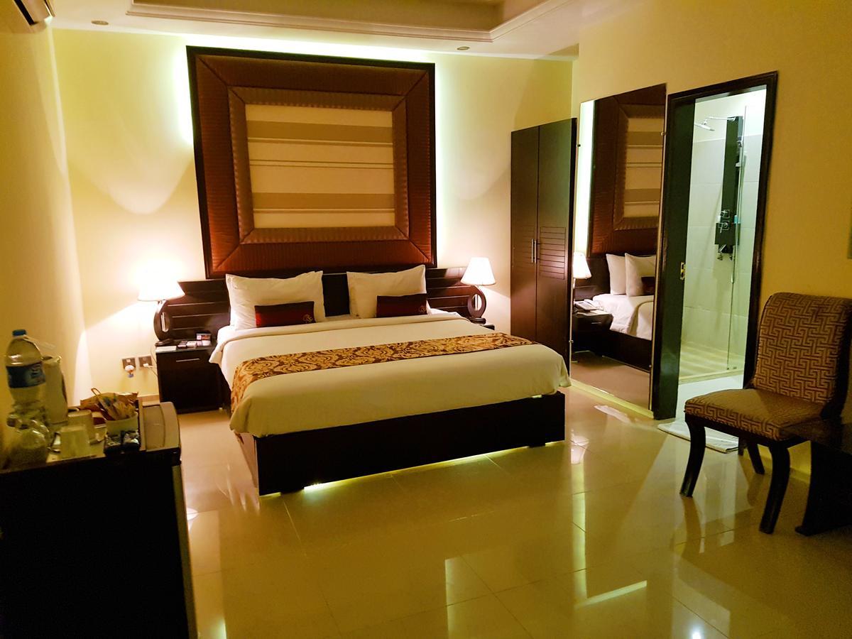 Grand Enclave Hotel Lahor Kültér fotó