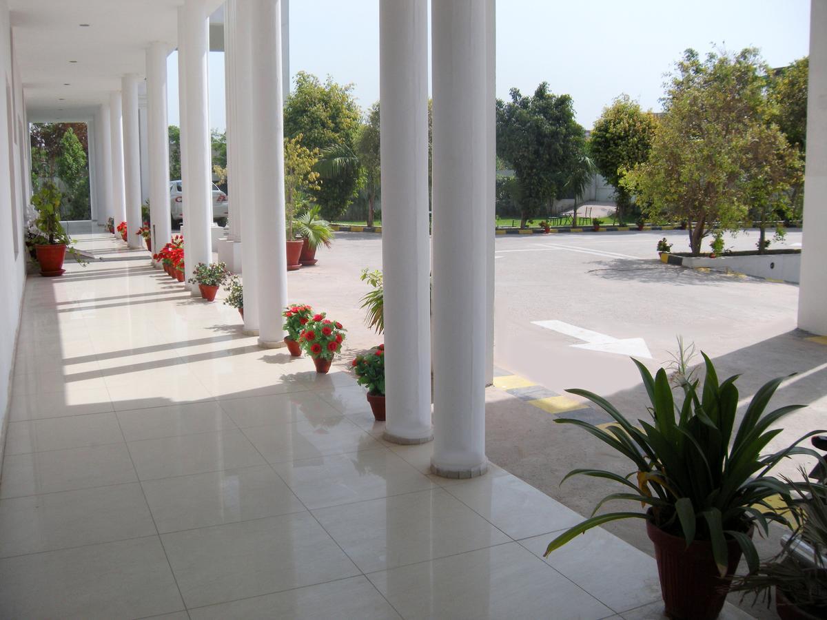 Grand Enclave Hotel Lahor Kültér fotó